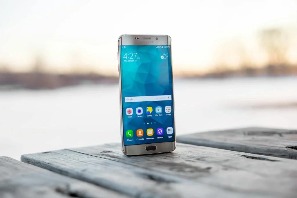 Dia das Mães 2026: Galaxy S25 de 256 GB entra em promoção com 52% de desconto na Amazon
